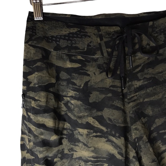 Lululemon Current State Swim Short 9" Inseam Green Black Workout Men's Waist 28 - Picture 4 of 12